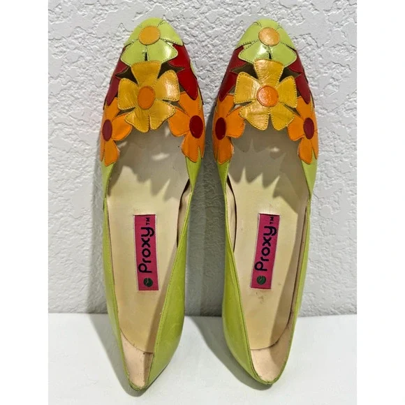 Vintage Y2K Womens Shoes 9M Leather Bright Floral Pointed Toe Lime Green Spain - Picture 2 of 9